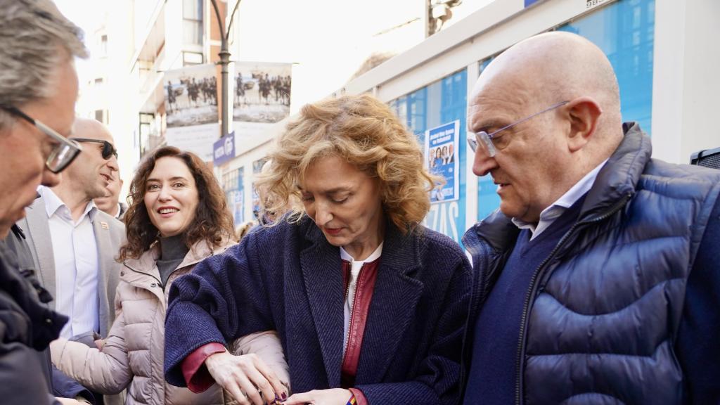 El alcalde de Valladolid, Jesús Julio Carnero, junto a la presidenta de la Comunidad de Madrid, Isabel Díaz Ayuso, en el acto de este sábado en Valladolid