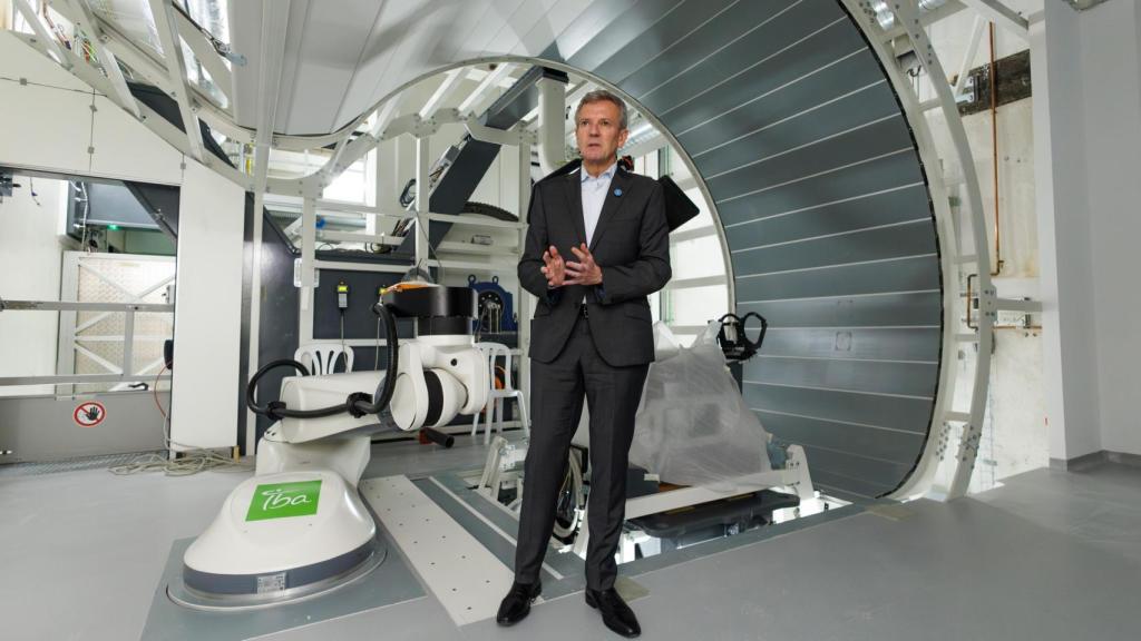 Visita del presidente autonómico Alfonso Rueda al Centro de Protonterapia de Galicia.