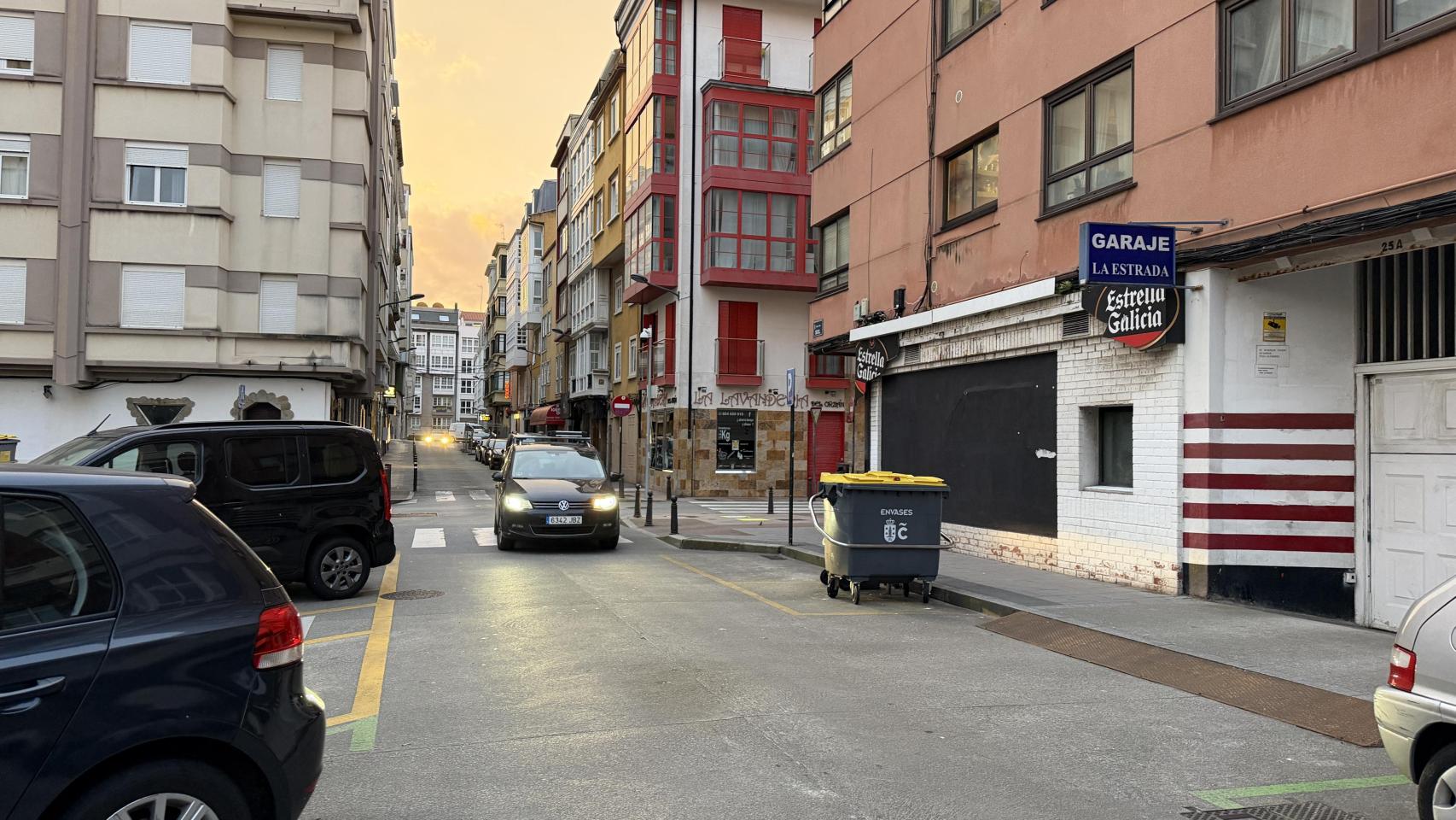 Una calle de A Coruña esta mañana.