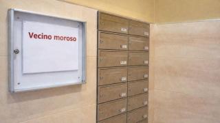 Tablón de anuncios de una comunidad de vecinos.