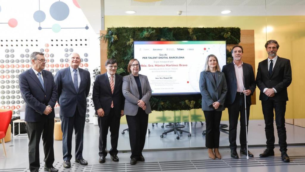 Los responsables del proyecto, durante la presentación.