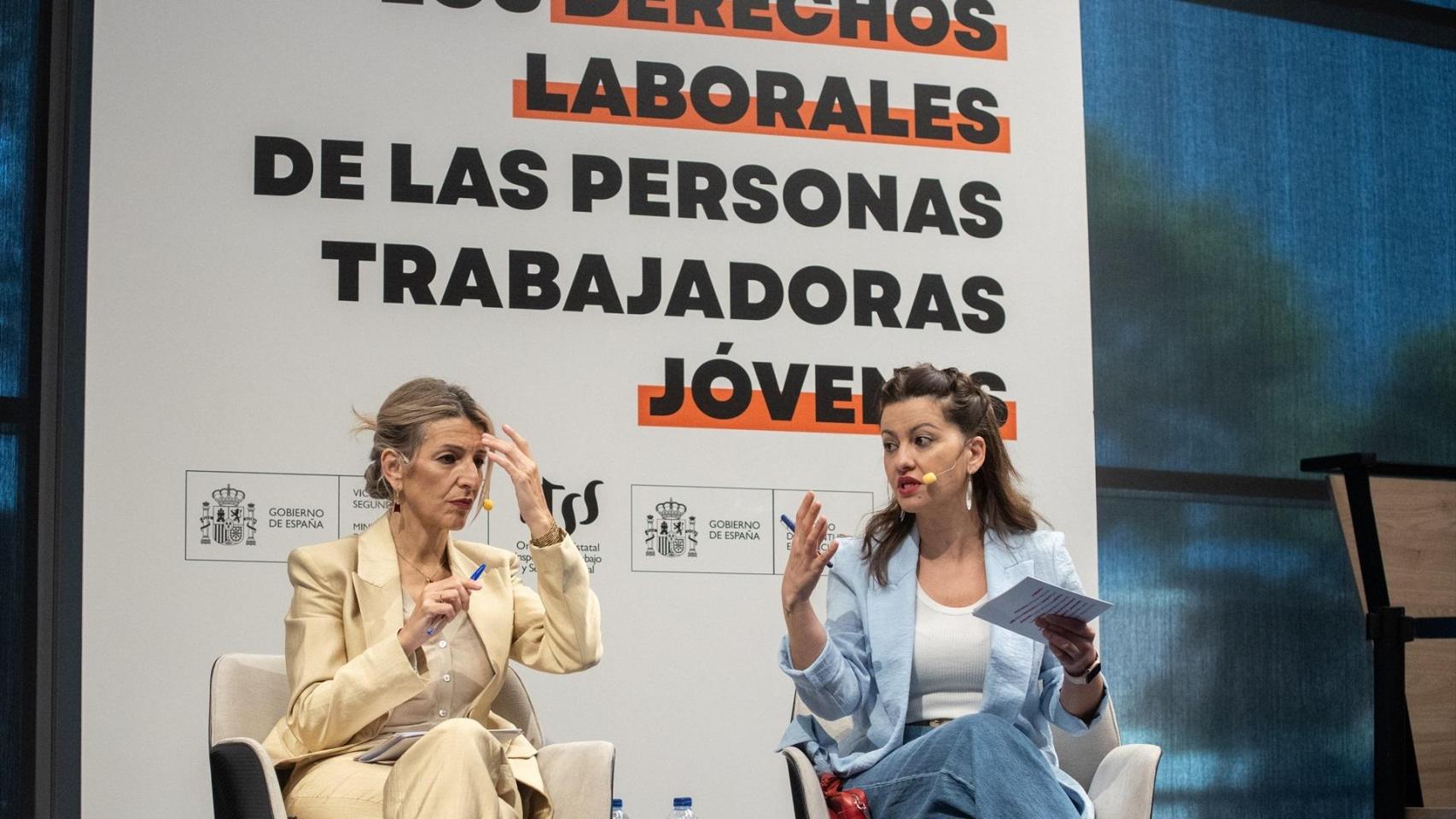 La vicepresidenta segunda y ministra de Trabajo y Economía Social, Yolanda Díaz, y la ministra de Juventud e Infancia, Sira Rego, en una fotografía de archivo.