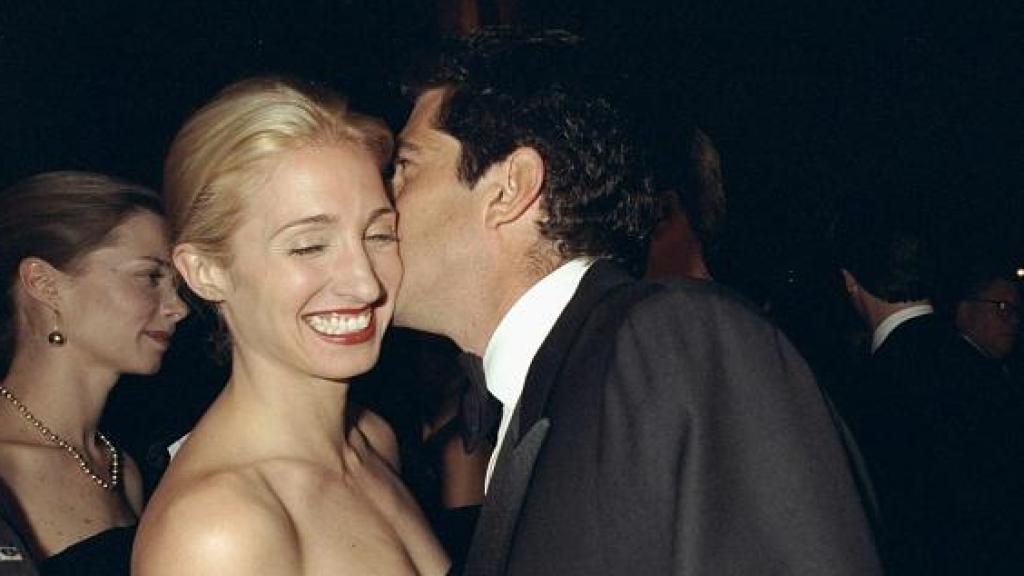 La pareja se comprometió en 1995.