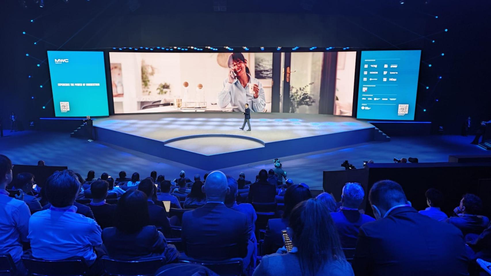 El escenario principal del Mobile World Congress 2026, en su primera jornada.