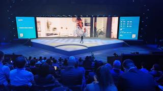 El escenario principal del Mobile World Congress 2026, en su primera jornada.