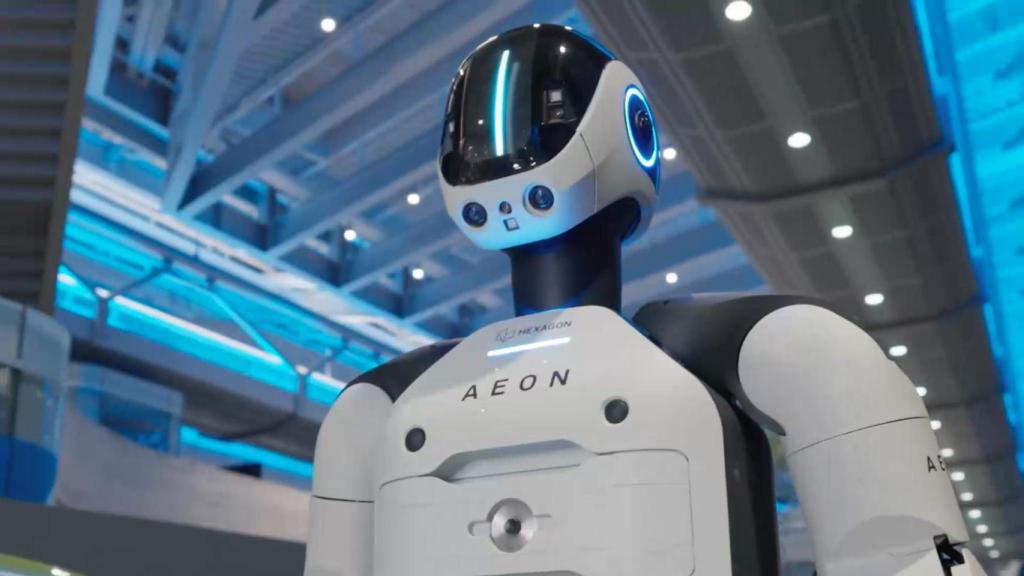 Robot AEON en una planta de BMW.