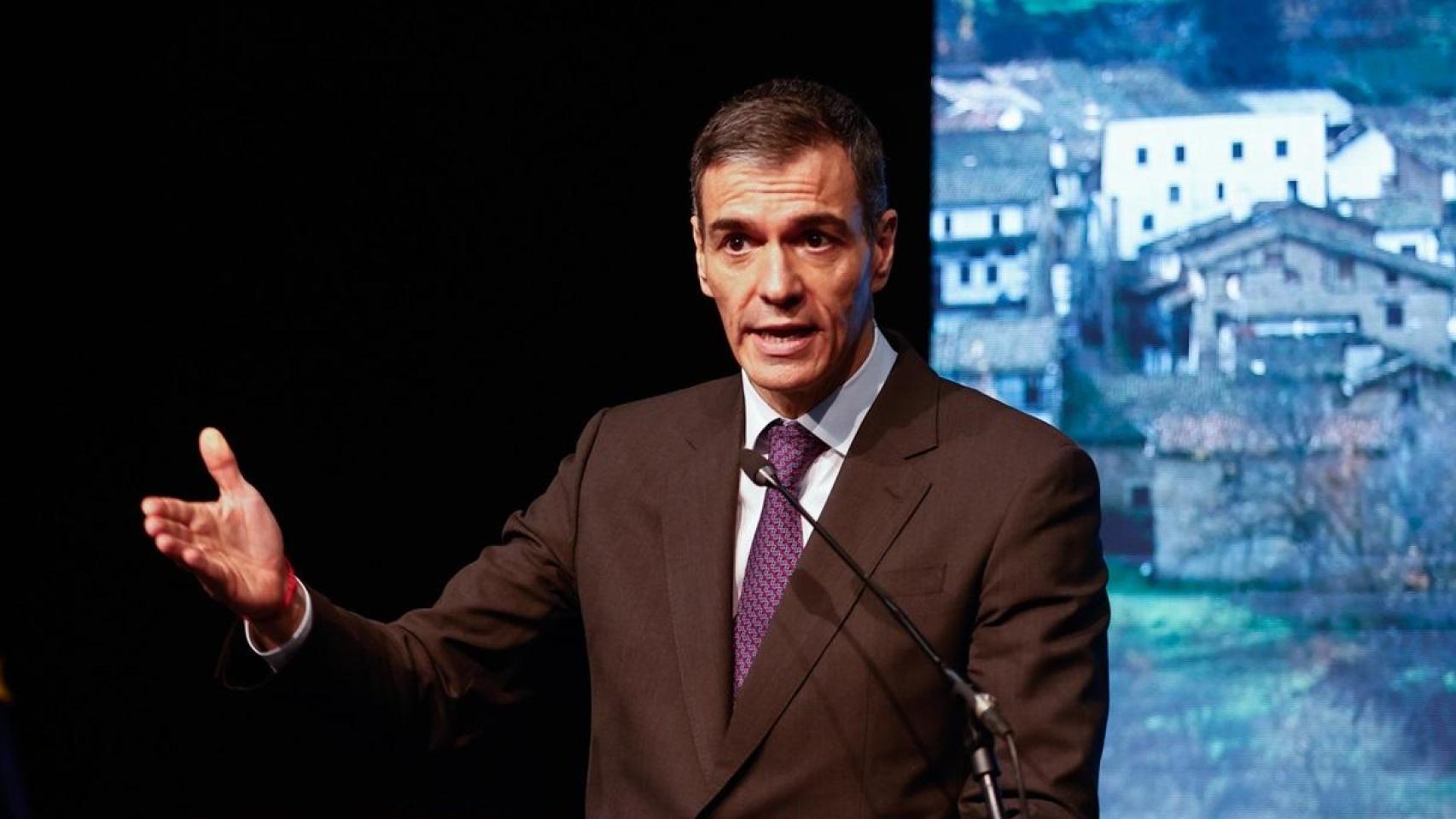 El Gobierno lo pone sobre la mesa: casi 1.000 euros al mes por hijo entre ayudas estatales, autonómicas y por crianza