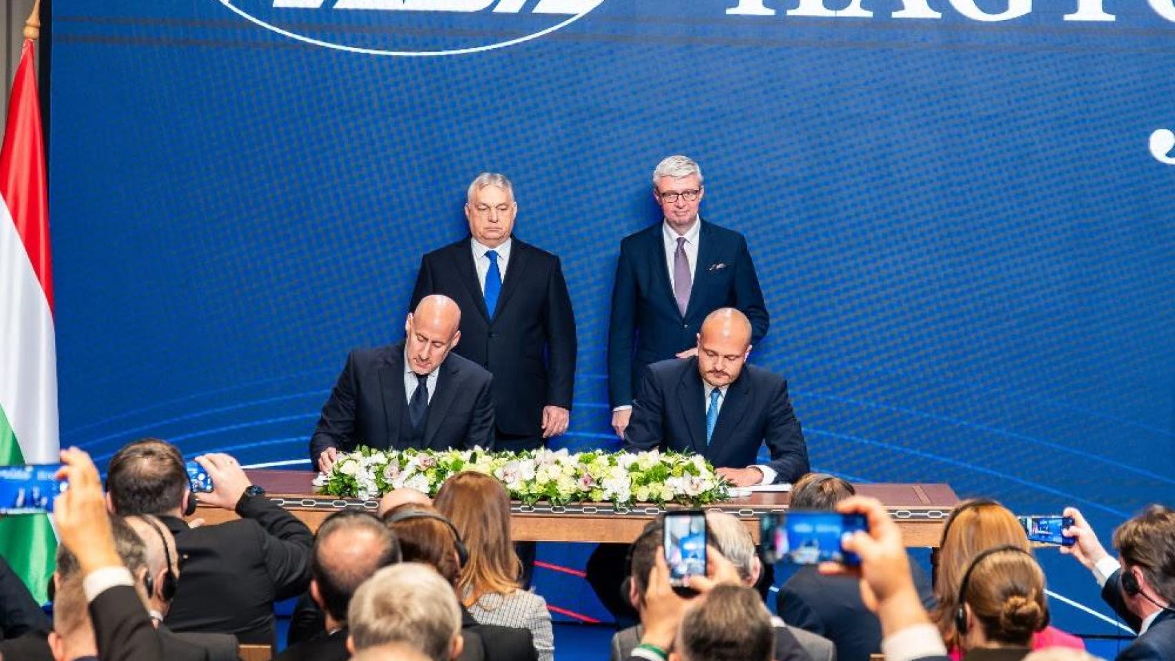 El acto ceremonial celebrado en Budapest contó también con la asistencia del primer ministro húngaro, Viktor Orbán.