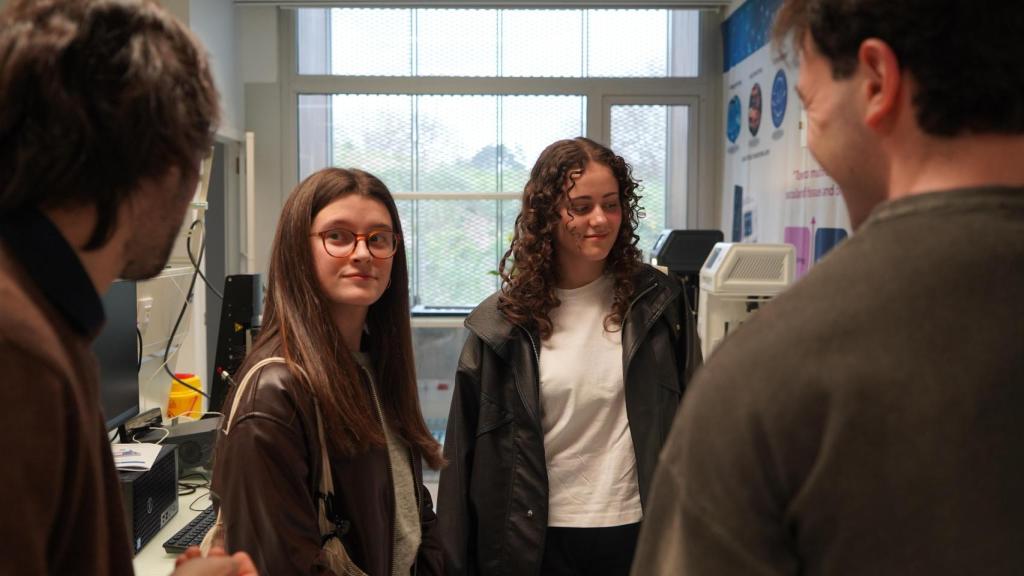 La Universidade da Coruña impulsa la vocación científica con 'Incrústate'