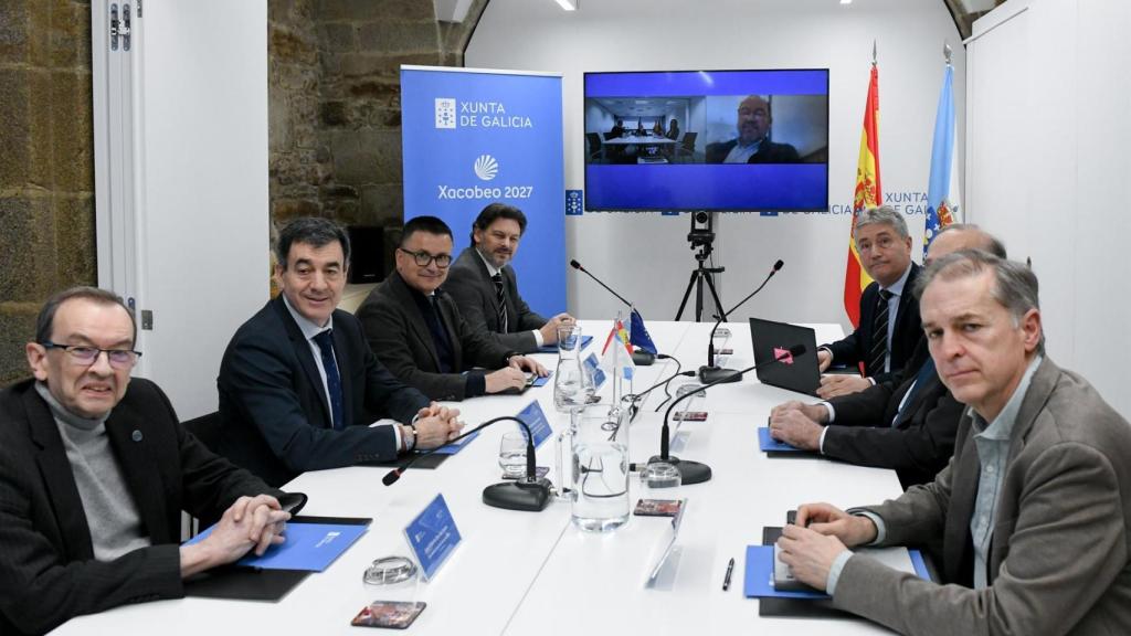 Reunión de seguimiento entre las consellerías de Educación y Emprego, el Ministerio de Ciencia, Innovación y Universidades, y los rectores de las universidades gallegas.