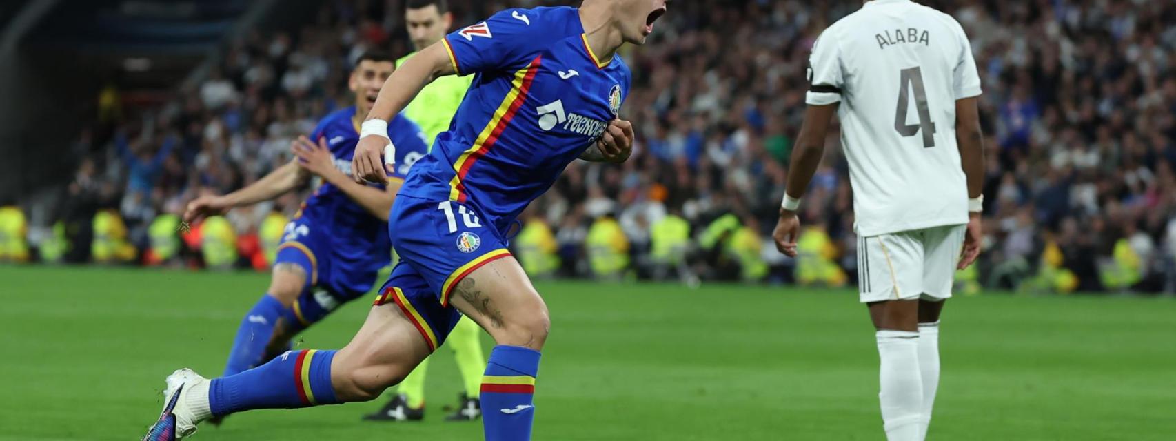 Satriano celebra su gol con el Getafe en el Santiago Bernabéu