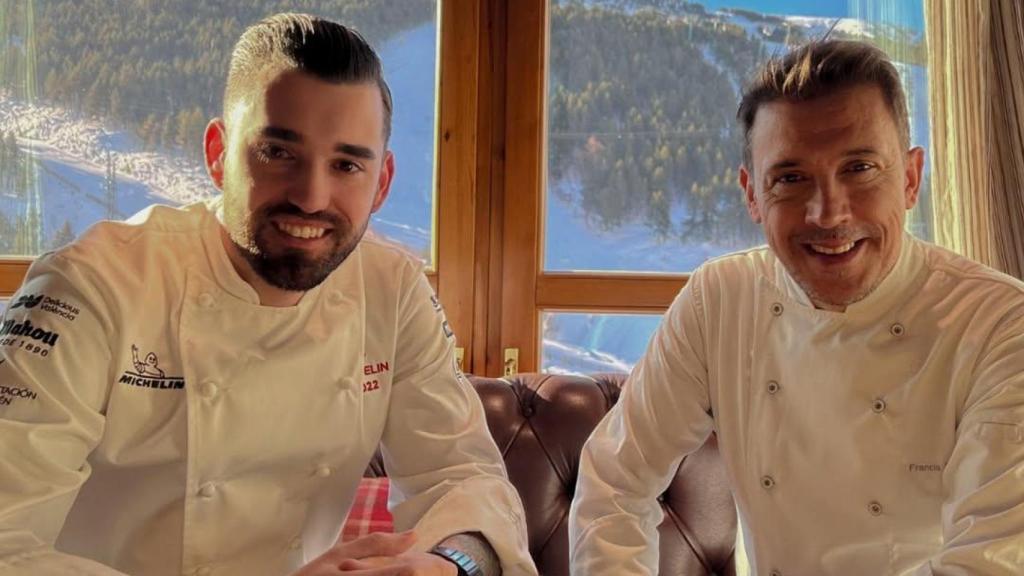 Los cocineros Jordi Grau y Francis Paniego, al frente de Ibaya.