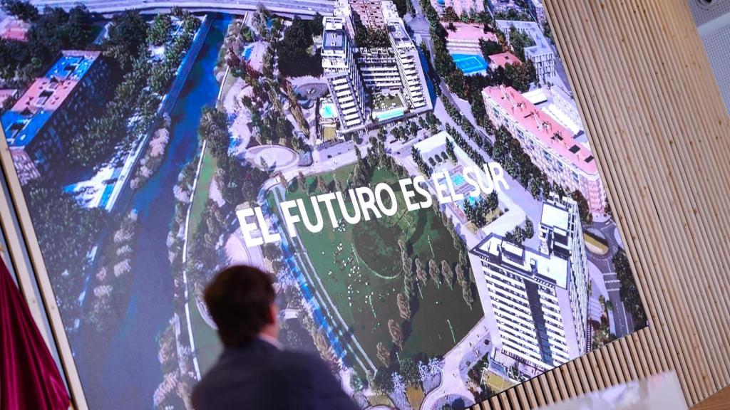 Almeida en la presentación de la Estrategia del Sur de Madrid.