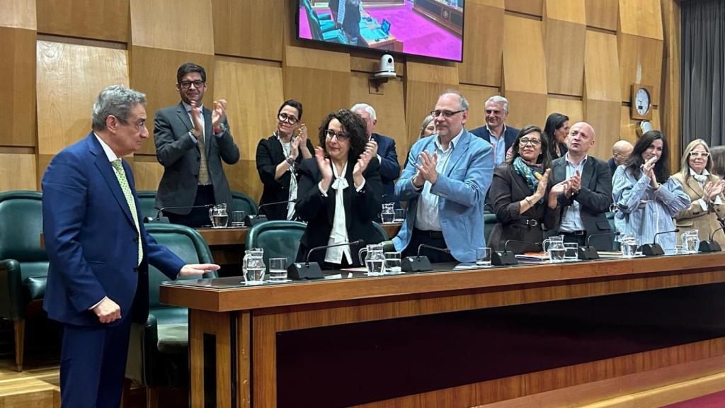 El pleno despide a Julio Calvo, ahora ex portavoz de Vox en Zaragoza.