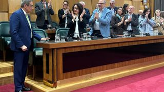 El pleno despide a Julio Calvo, ahora ex portavoz de Vox en Zaragoza.
