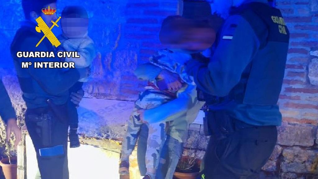 Imagen del rescate de un niño de tres años en un pueblo de Burgos.