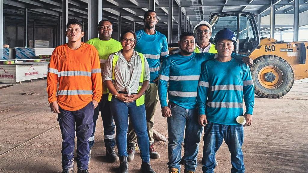 Lerbis Carreño directora de su empresa de construcción en Panamá.