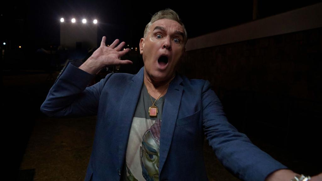 Morrissey en una de las fotos de su nuevo disco. Foto: David Mushegain / Warner.