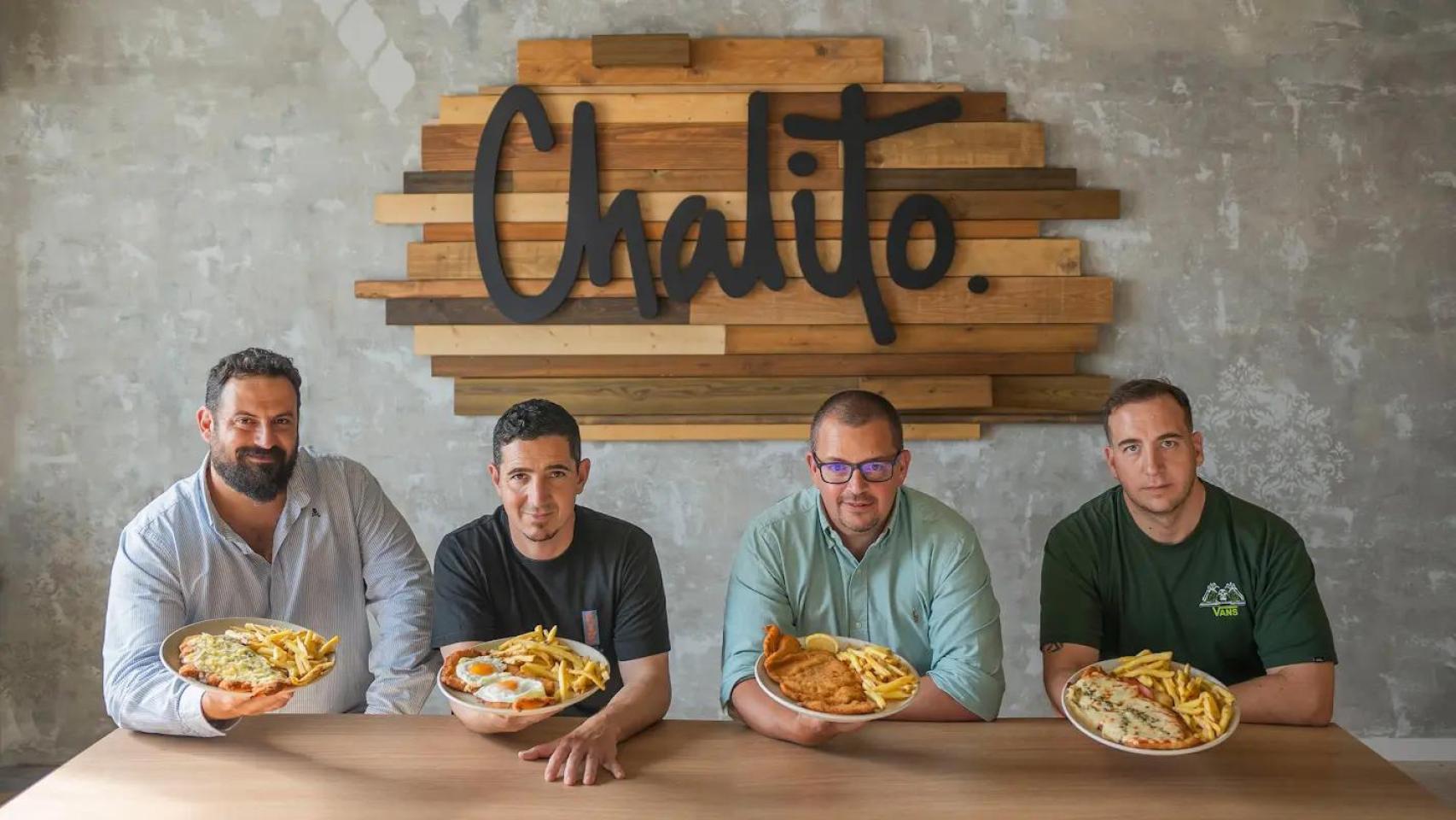 Asier, Leo, Juan y Mariano, los cuatro amigos del rugby con el primer imperio de milanesas de España: tienen 16 restaurantes