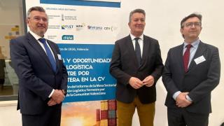 El presidente de FVET, Carlos Prades; el vicepresidente tercero y conseller de Infraestructuras, Vicente Martínez Mus, y el responsable de la CEV, Vicente Lafuente. CEV