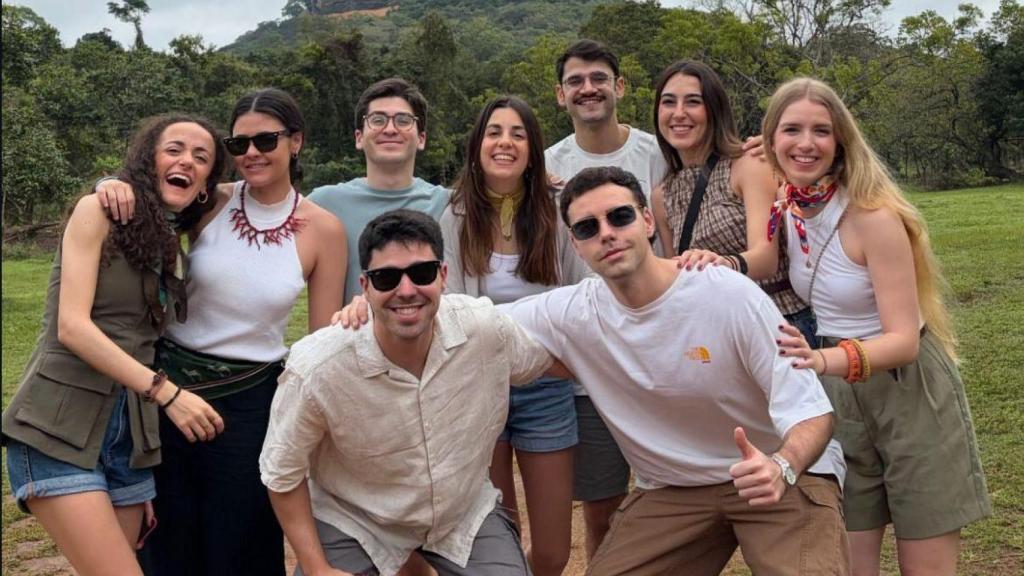 Carmen y sus amigos en Sri Lanka.