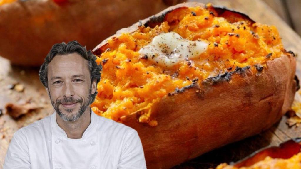 Pablo Albuerne junto a un boniato asado.