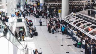 Interior del aeropuerto John F. Kennedy.