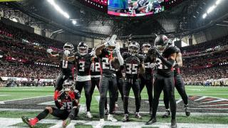 Jugadores de los Atlanta Falcons durante un partido de la NFL