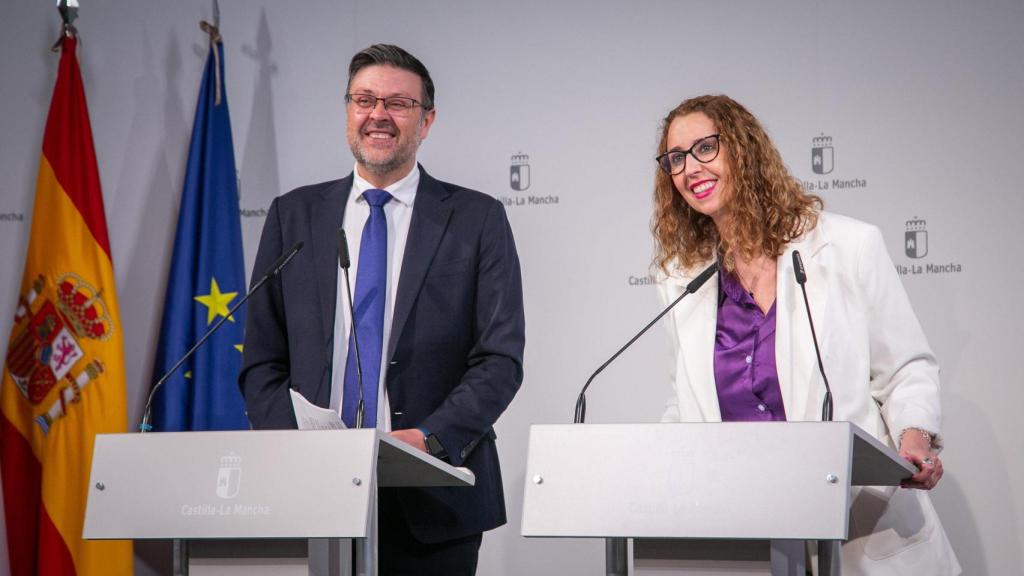 Sara Simón y Amador Pastor durante la rueda del Consejo de Gobierno.