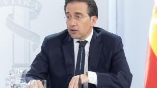 El ministro de Exteriores, José Manuel Albares, durante la rueda de prensa de este martes en La Moncloa.
