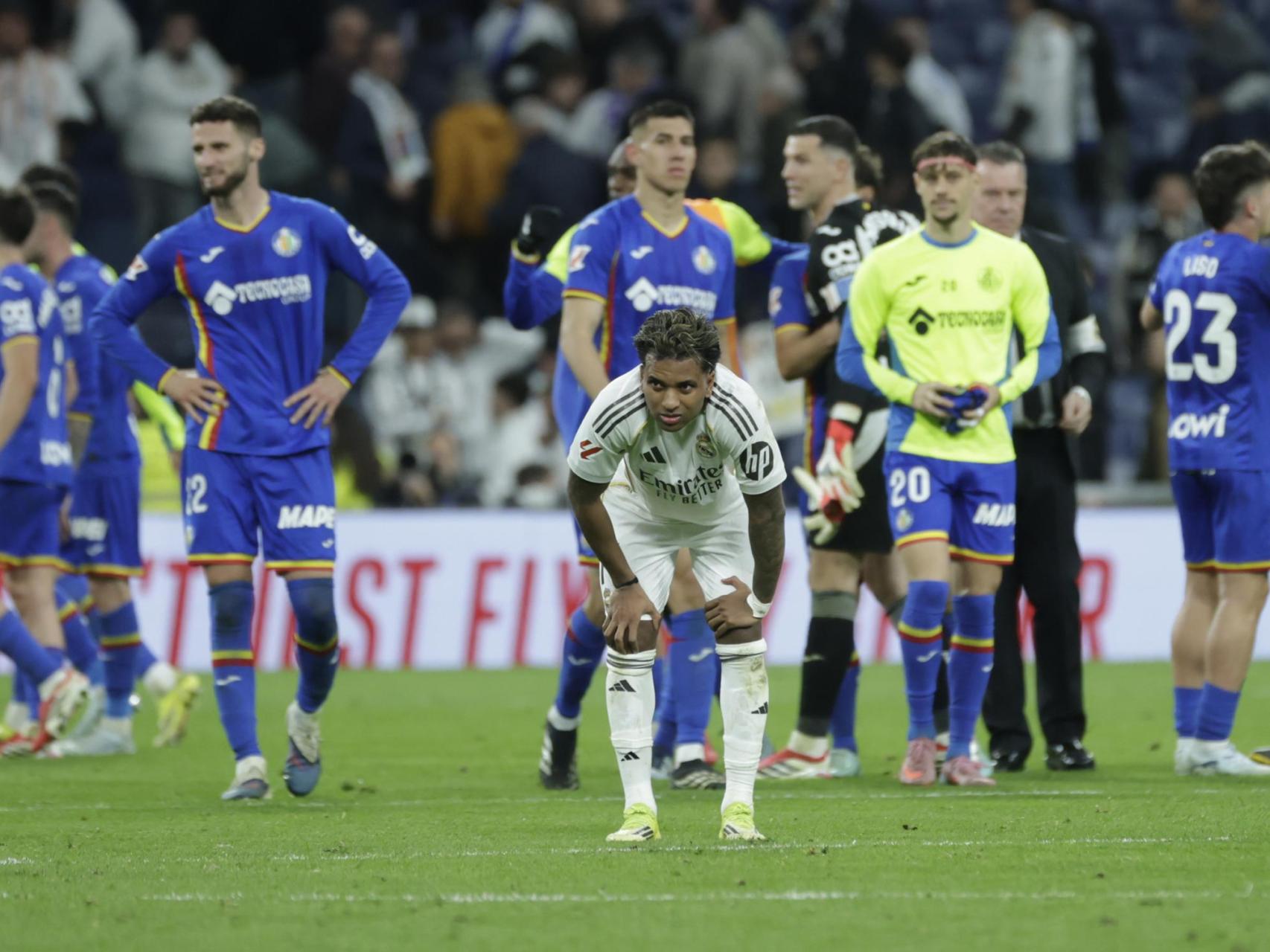 Rodrygo, con preocupación tras el final del partido entre el Real Madrid y el Getafe