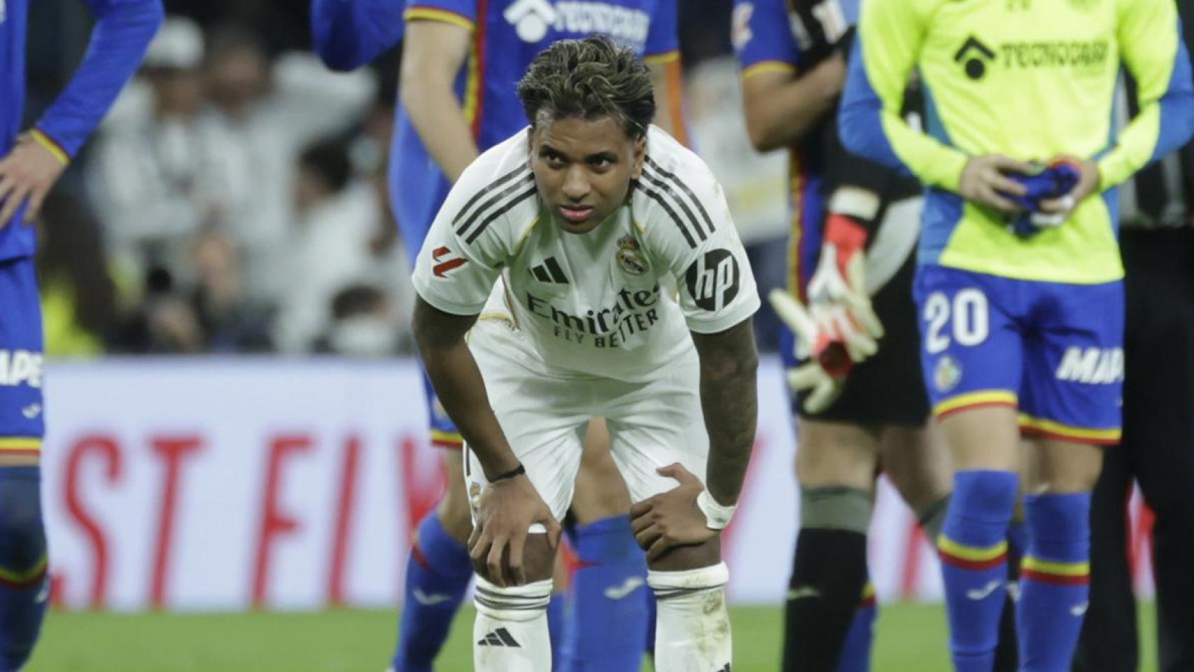Rodrygo, con preocupación tras el final del partido entre el Real Madrid y el Getafe