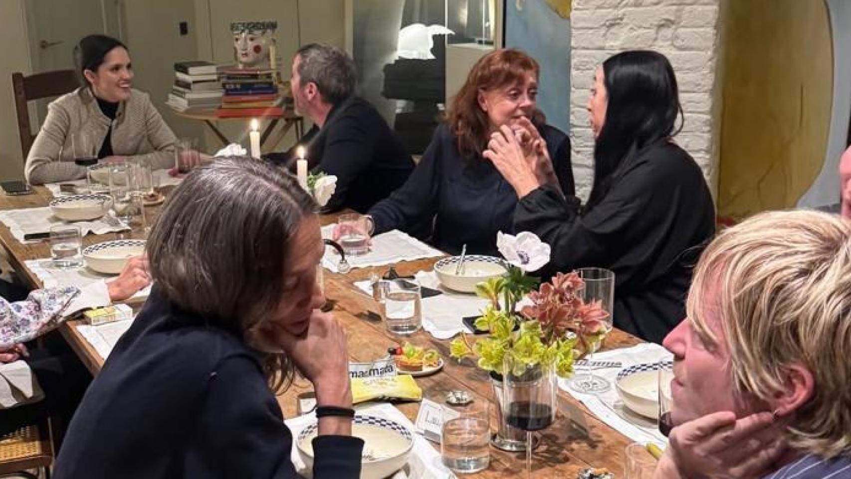 Susan Sarandon, comiendo en Barcelona con Hiba Abouk, Laura Ponte y Rossy de Palma.