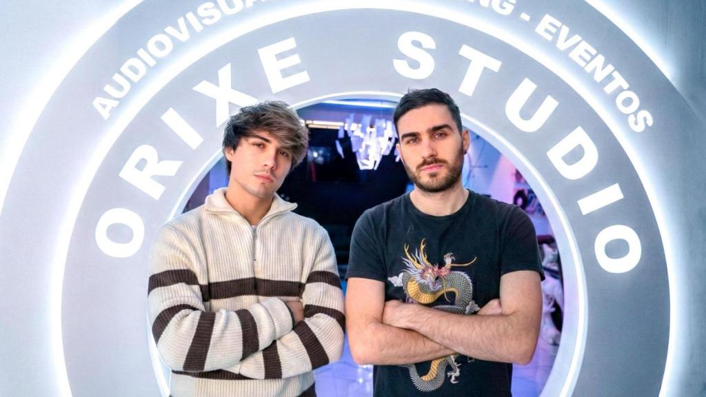 Gael y su socio Alvaro, fundadores de Orixe Studio en Caldas de Reis