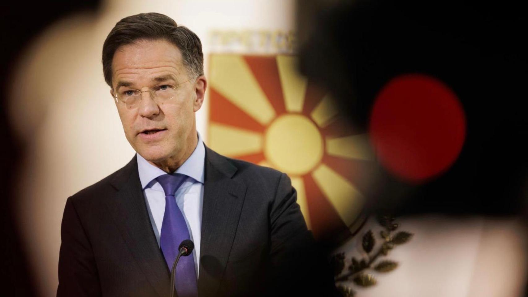 El secretario general de la OTAN, Mark Rutte, durante una rueda de prensa conjunta con la presidenta de Macedonia del Norte, Gordana Siljanovska-Davkova.