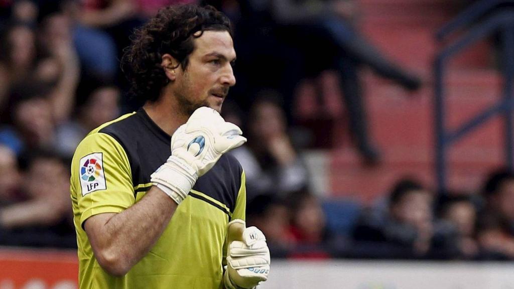 Ricardo López, durante un partido con Osasuna.
