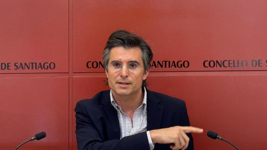 El portavoz del PP de Santiago, Borja Verea, en rueda de prensa