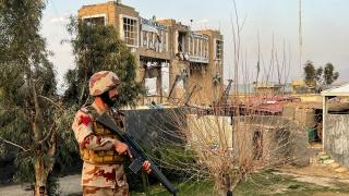 Pakistani soldier at the 'Friendship Gate' border post, near Chamán (Pakistan), during the attacks on February 27.