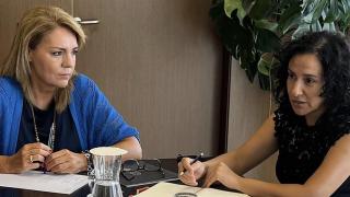 La vicepresidenta primera, Susana Camarero, y la consellera de Servicios Sociales, Elena Albalat. EE