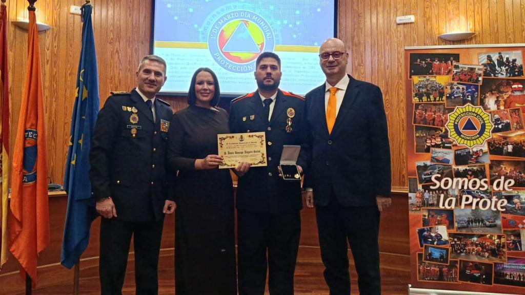 Álvaro Alaguero recibe su reconocimiento en Moncada (Valencia)