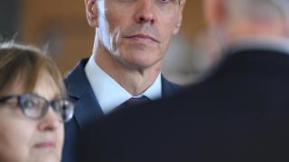 Pedro Sánchez, este martes visitando los laboratorios GSK.