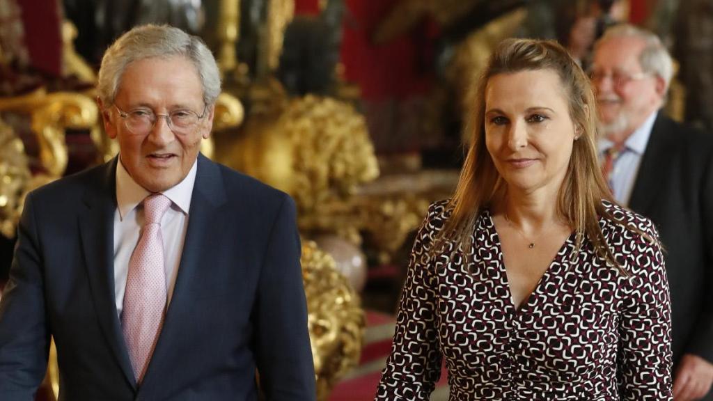 Fernando Ónega junto a su mujer, Ángela Rodrigo, en una imagen de archivo.