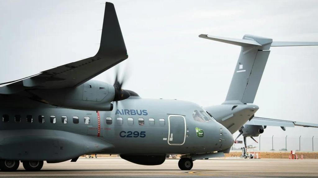 Avión C295