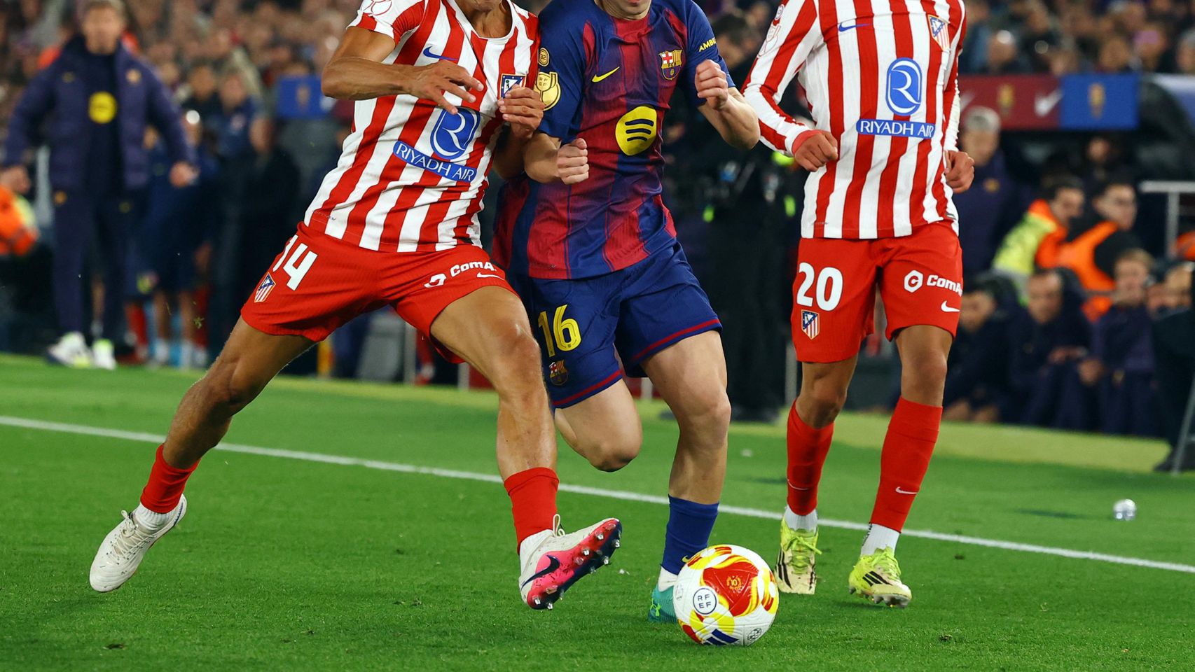 El Atlético de Madrid sobrevive de forma milagrosa al asedio del Camp ...