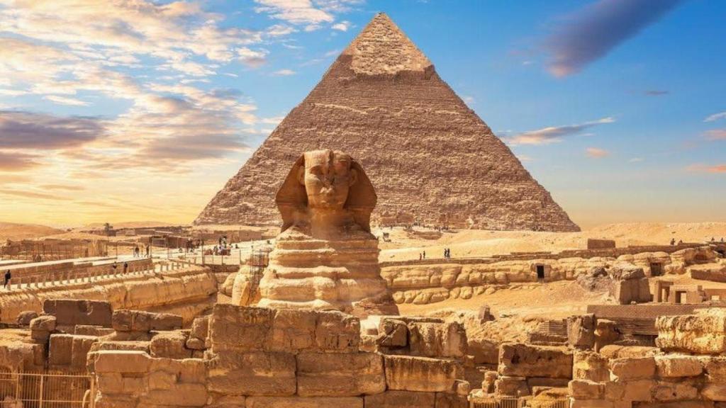 La Gran Pirámide de Giza tiene un gran estructura subterránea.