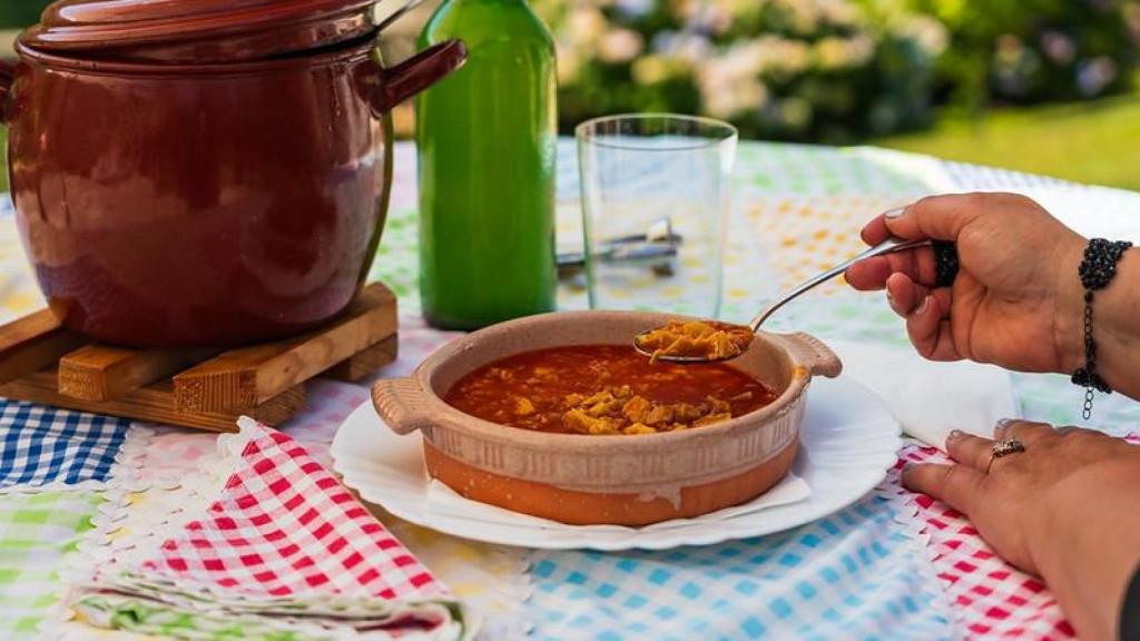 Sidra y callos para acompañara la jornada en la cuenca minera asturiana.