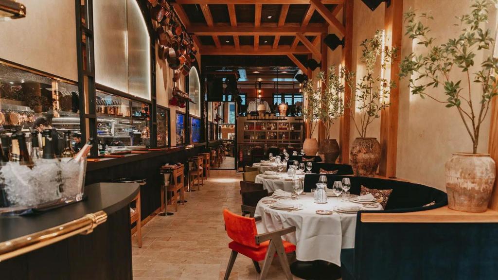 Los vinos que recomienda Carlos Herrera de su última comida en un asador de Madrid