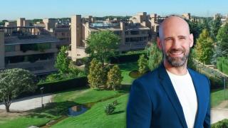 Gonzalo Miró y la urbanización La Finca, en Pozuelo de Alarcón, en un montaje de EL ESPAÑOL.