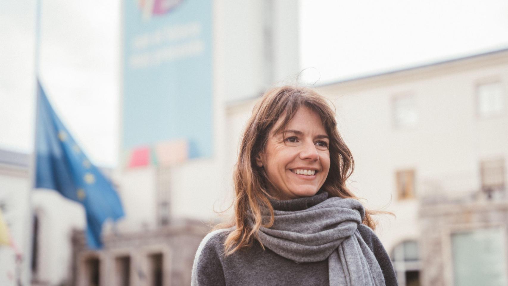 Almudena Martorell, en el exterior de la Fundación A LA PAR.