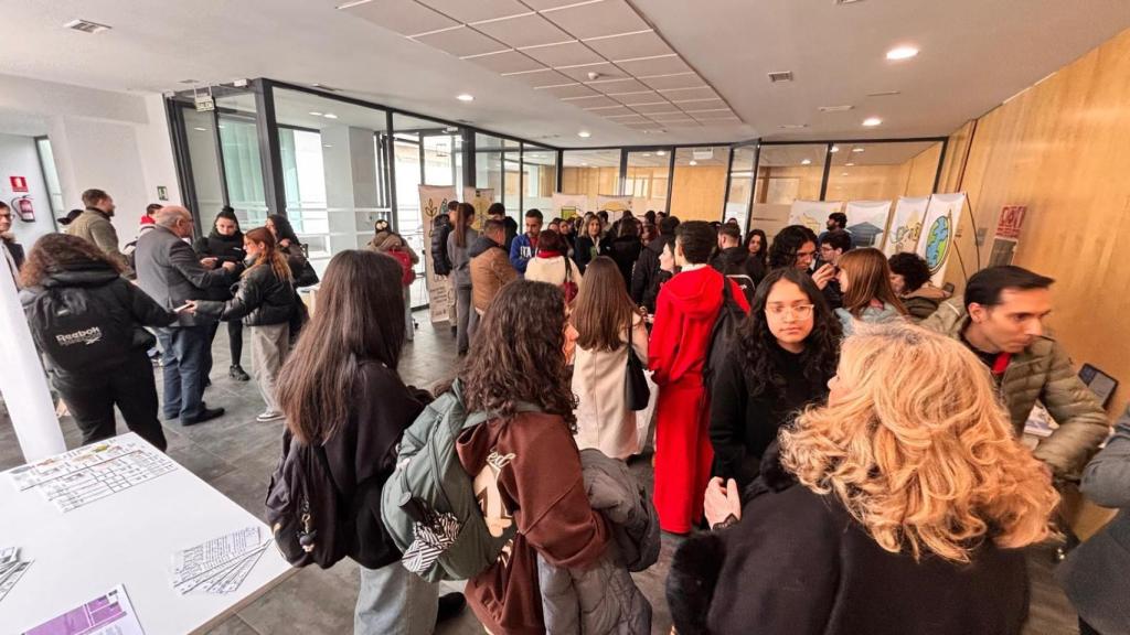 Éxito de participación en la Jornada de Puertas Abiertas de UNED Zamora en el Ramos Carrión.